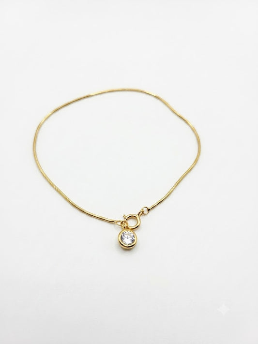 Luna Solitaire Gold Bracelet